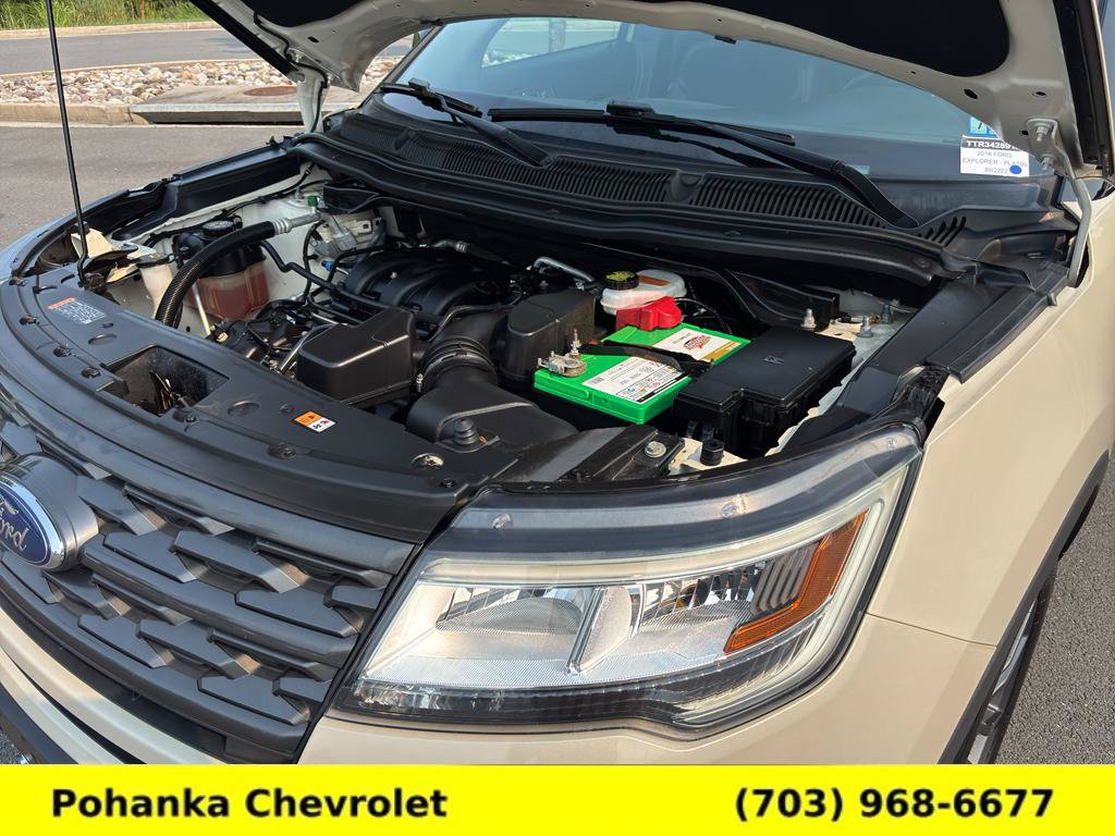 Used 2018 Ford Explorer XLT w/ Equipment Group 202A AWD/4WD image 33