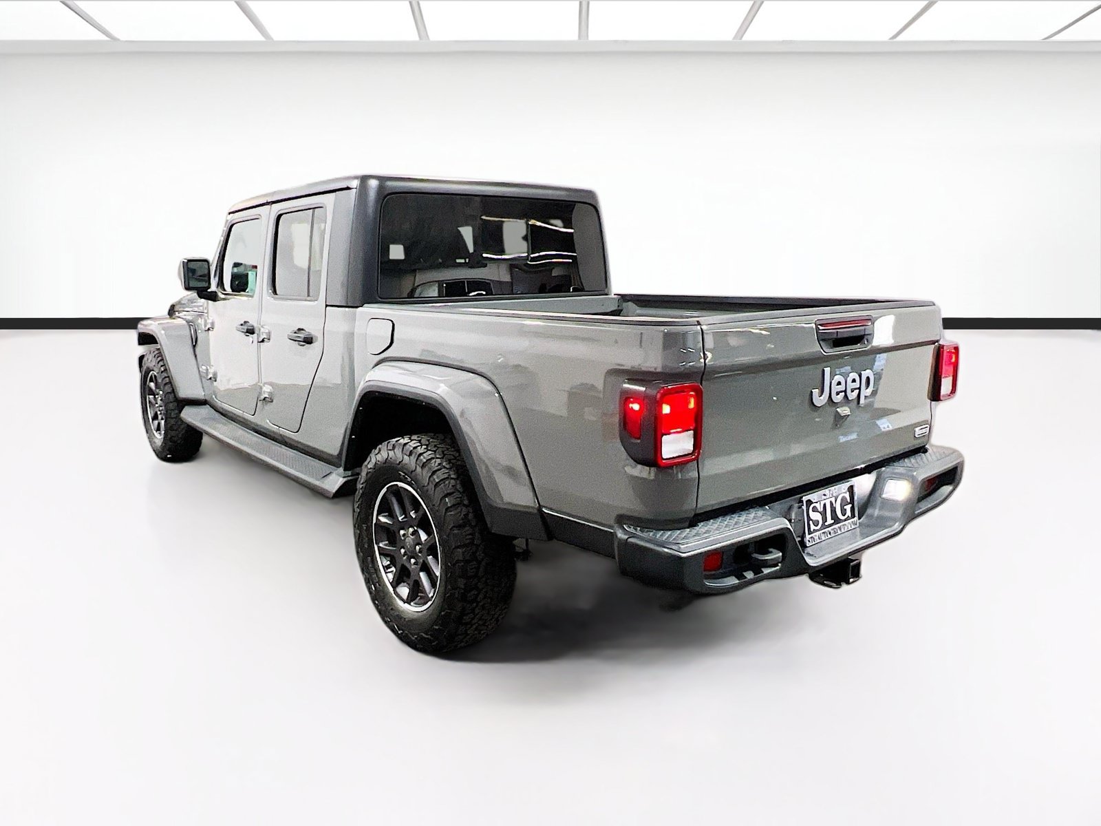 Used 2022 Jeep Gladiator Overland w/ Popular Equipment Package AWD/4WD image 6