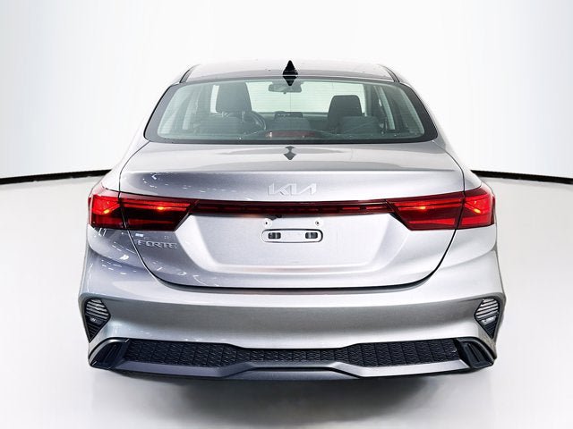 Used 2023 Kia Forte LXS w/ LXS Technology Package FWD image 6