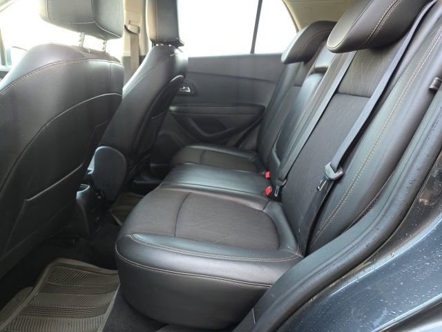 Used 2017 Chevrolet Trax LT w/ Sun & Sound Package image 32