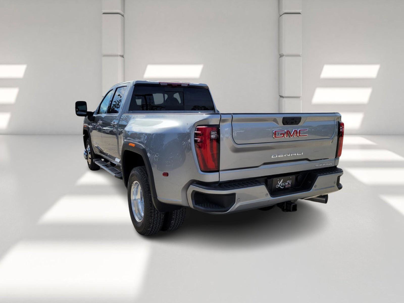 New 2026 GMC Sierra 3500 Denali w/ Denali Reserve Package image 5