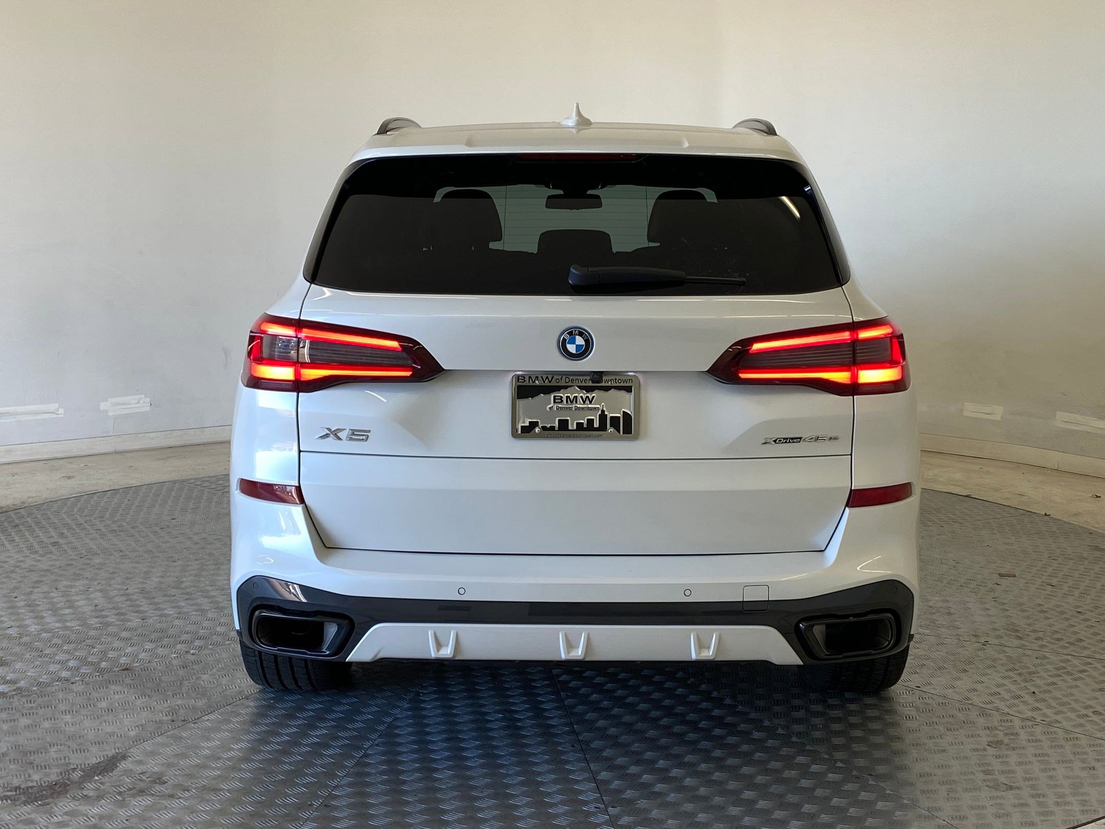 Certified 2023 BMW X5 xDrive45e w/ M Sport Package image 10