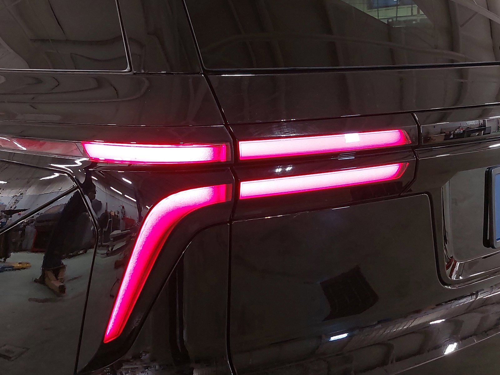 Used 2024 Chevrolet Traverse RS w/ LPO, Floor Liner Package image 36