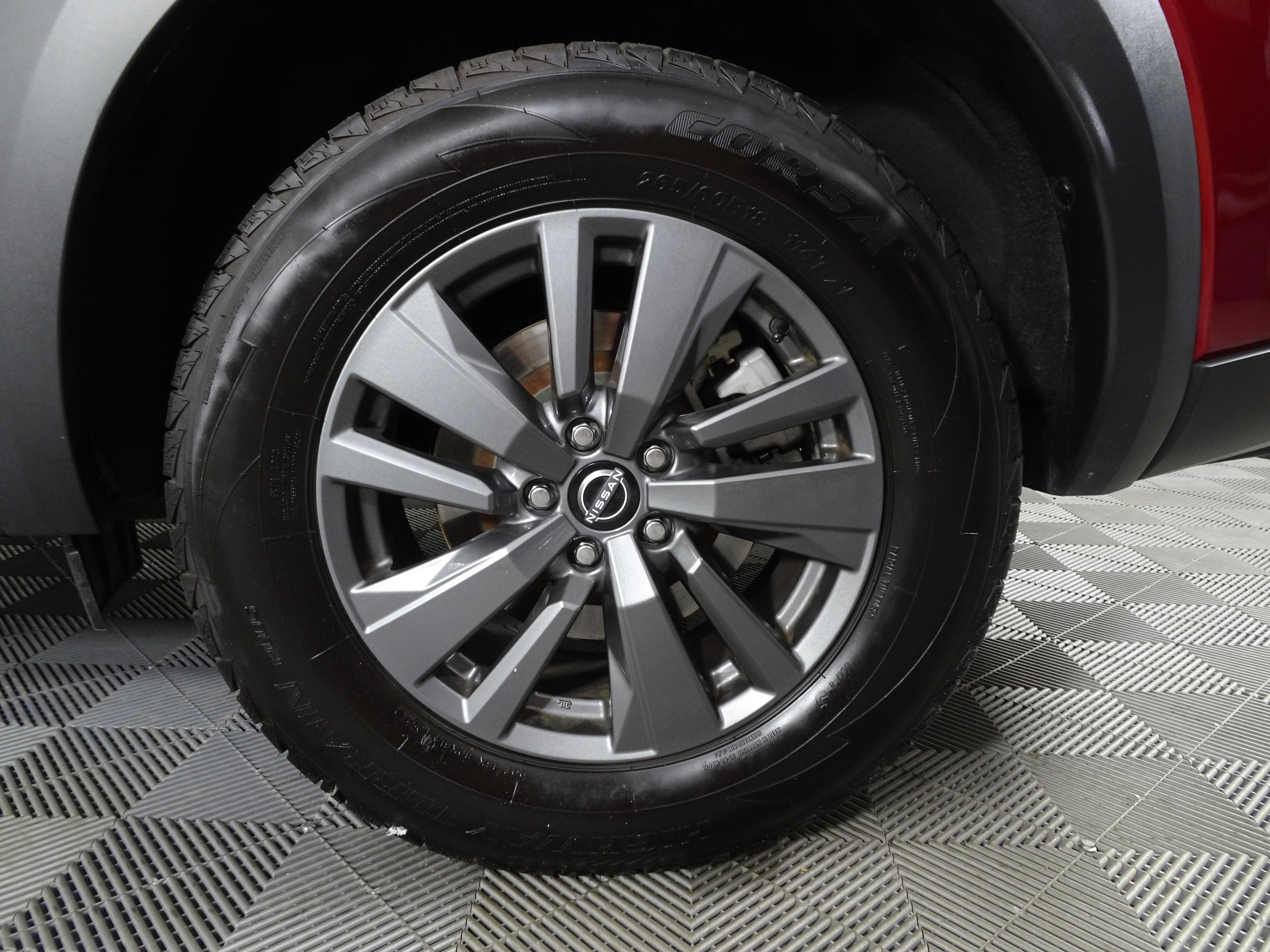 Used 2023 Nissan Pathfinder SV image 47