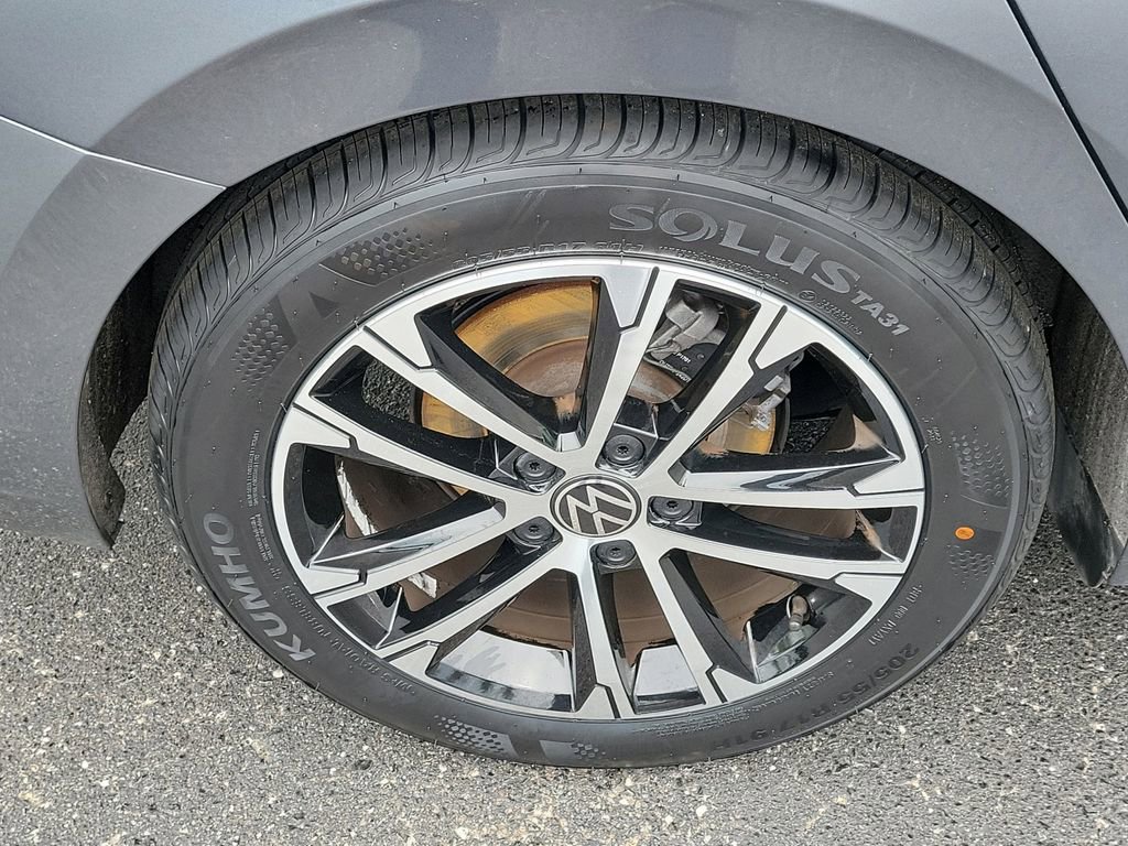 Used 2024 Volkswagen Jetta Sport image 6