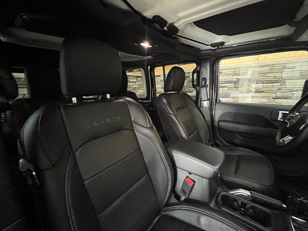 Used 2018 Jeep Wrangler Unlimited Sahara w/ Cold Weather Group AWD/4WD image 25