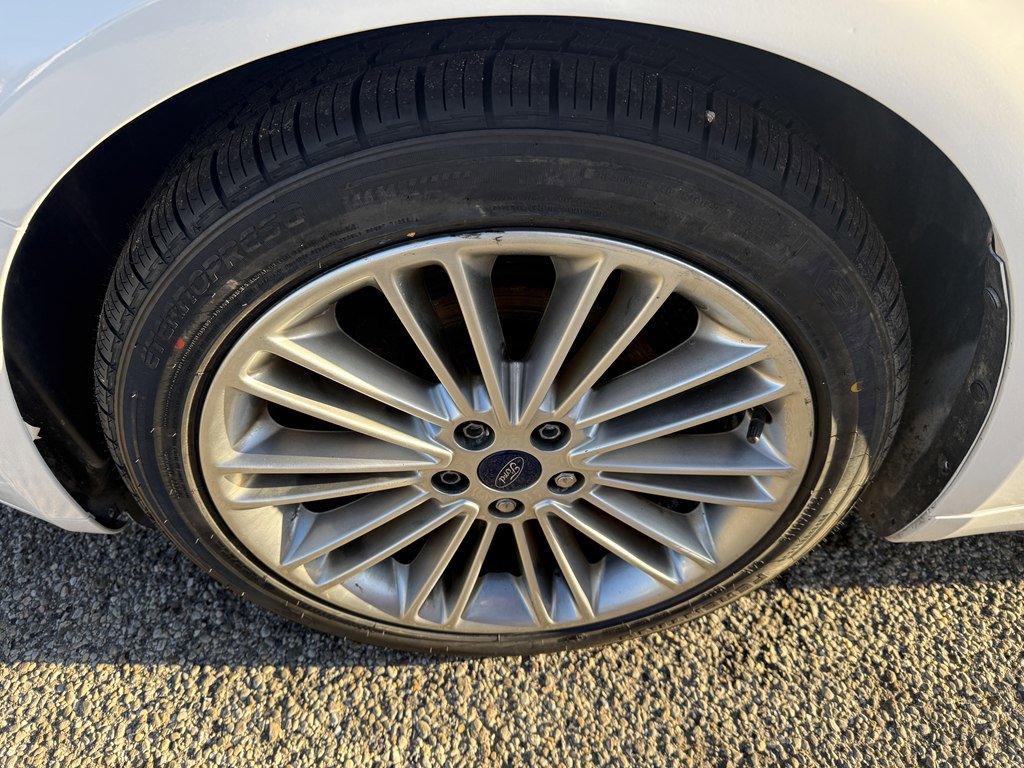 Used 2015 Ford Fusion SE w/ Equipment Group 202A image 10