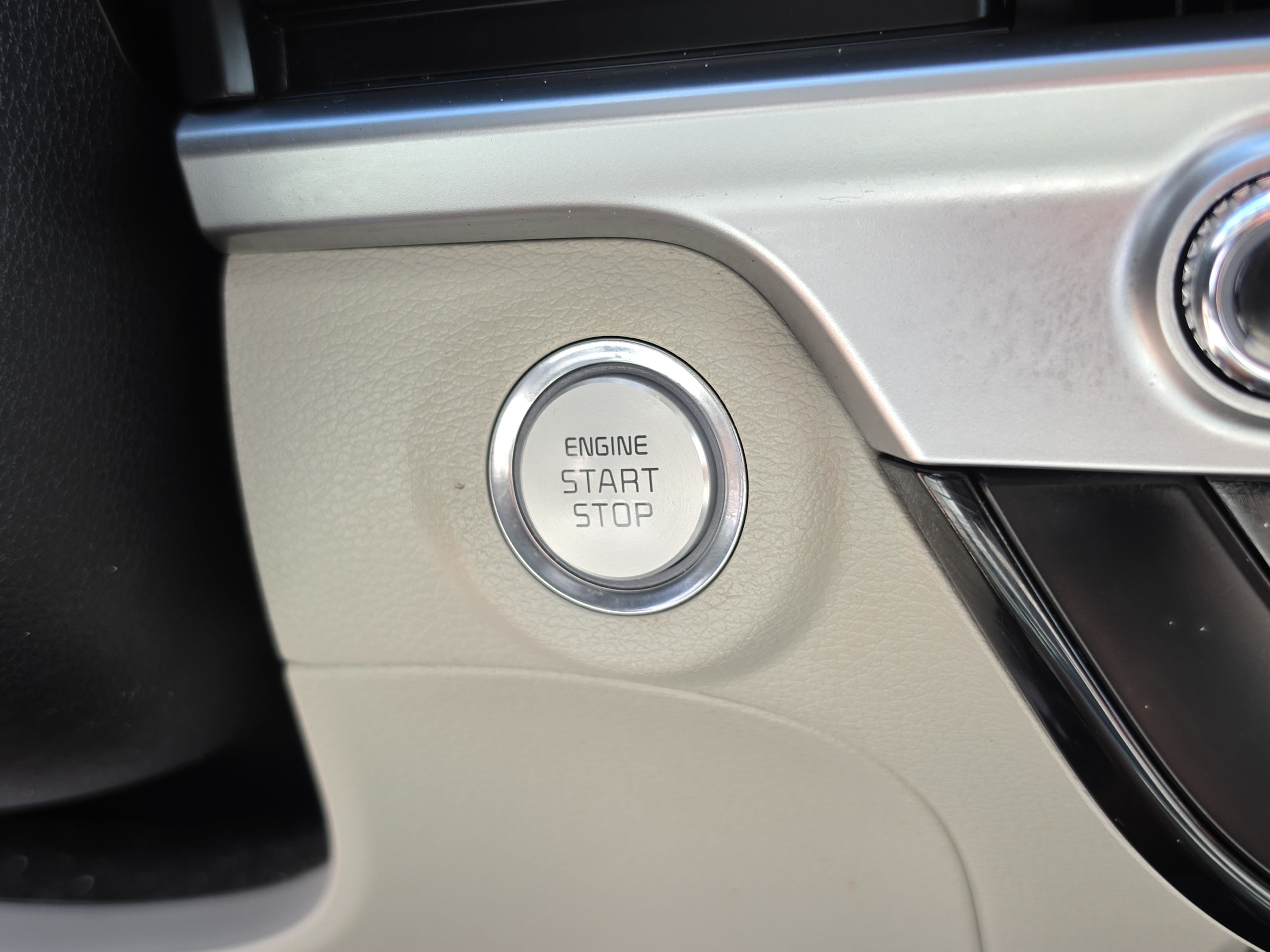 Certified 2024 Kia Telluride S w/ S Sunroof Package AWD/4WD image 27