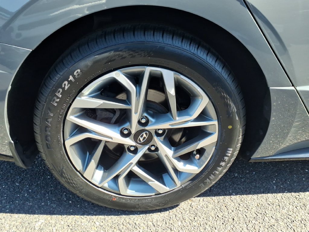 Used 2023 Hyundai Sonata SEL w/ Preferred Accessory Package FWD image 17