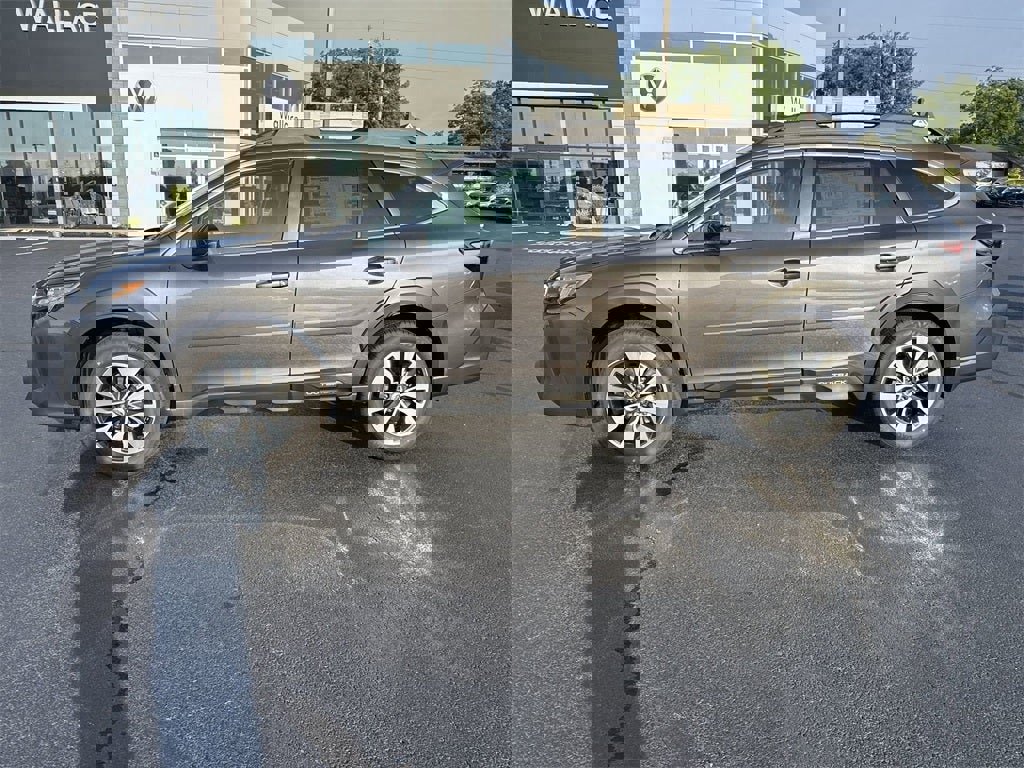 New 2025 Subaru Outback Limited image 3