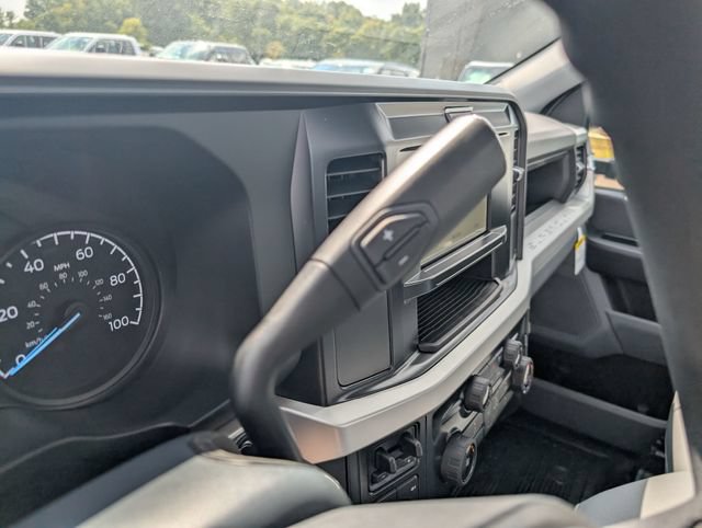 New 2026 Ford F550 4x4 Regular Cab Super Duty image 15