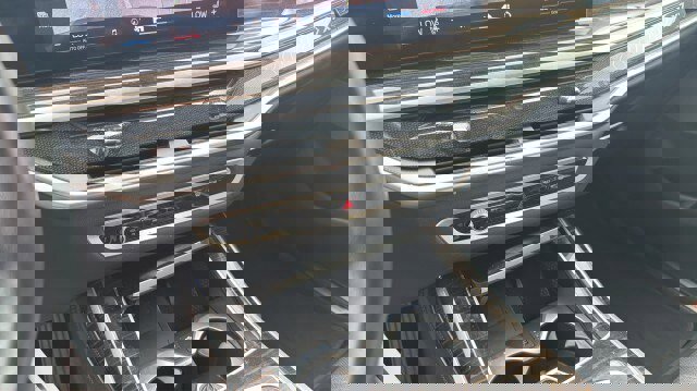 Used 2025 BMW X7 xDrive40i w/ Premium Package image 27