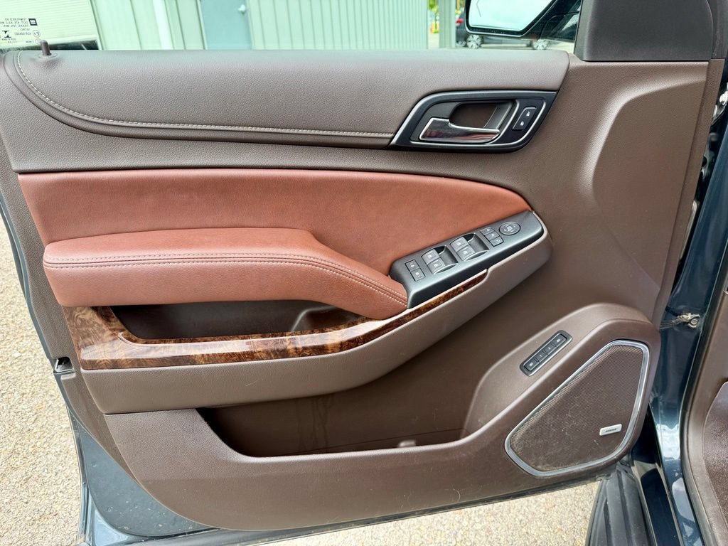 Used 2020 Chevrolet Suburban Premier AWD/4WD image 12