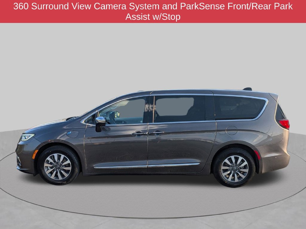 Used 2023 Chrysler Pacifica Limited FWD image 9