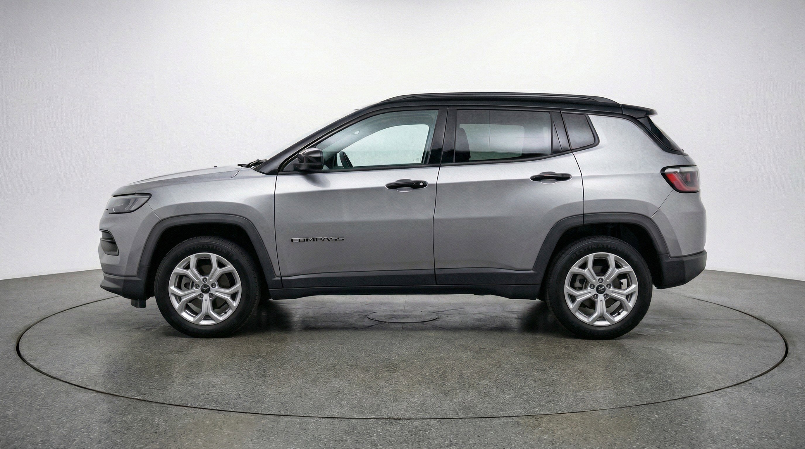 Used 2025 Jeep Compass Latitude image 5
