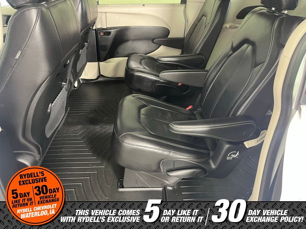 Used 2022 Chrysler Pacifica Touring-L image 23
