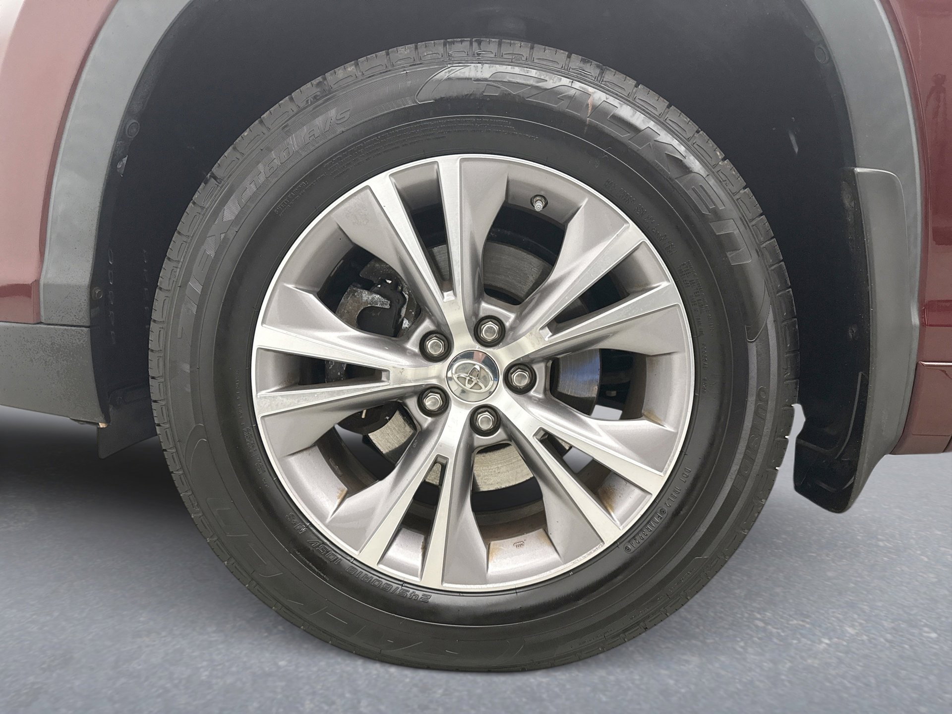 Used 2014 Toyota Highlander XLE image 26