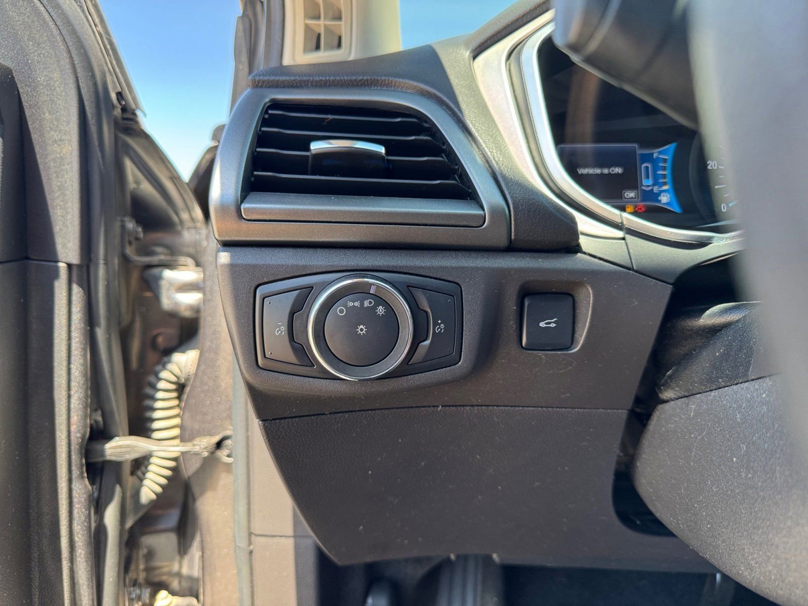 Used 2016 Ford Fusion SE FWD image 20