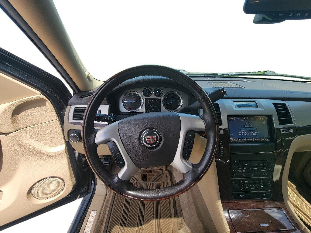 Used 2014 Cadillac Escalade Premium AWD/4WD image 15