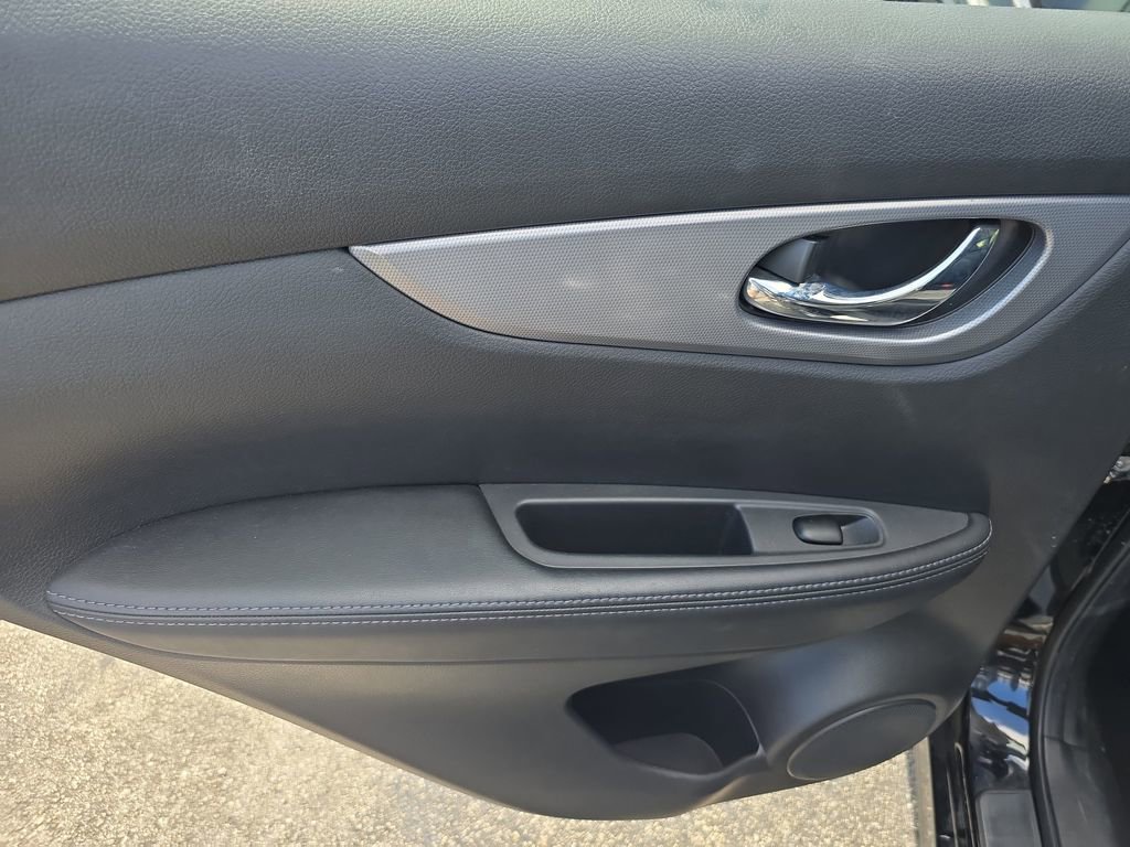 Used 2020 Nissan Rogue Sport SL FWD image 10