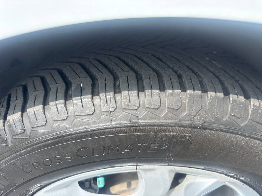 Used 2019 Ford Edge SEL w/ Equipment Group 201A AWD/4WD image 14