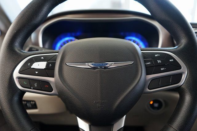 Used 2021 Chrysler Voyager Lxi image 28