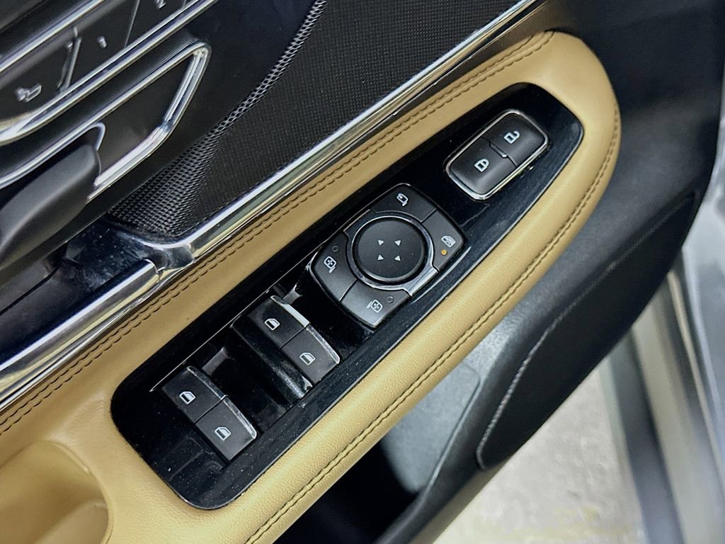 Used 2021 Lincoln Corsair Reserve w/ Sport Package image 20