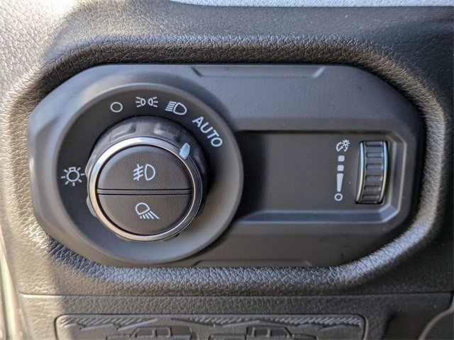 New 2025 Jeep Gladiator Sport image 13