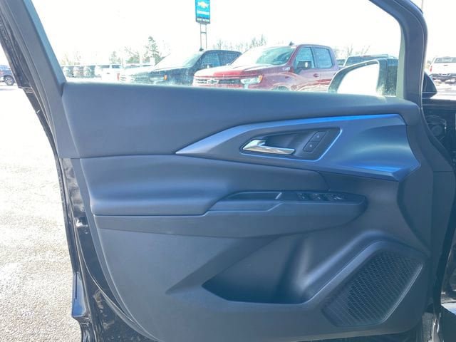 New 2026 Chevrolet Equinox EV LT image 11