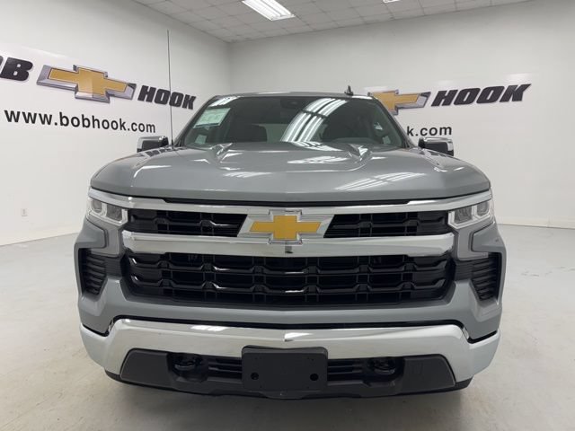 Used 2025 Chevrolet Silverado 1500 LT AWD/4WD image 2