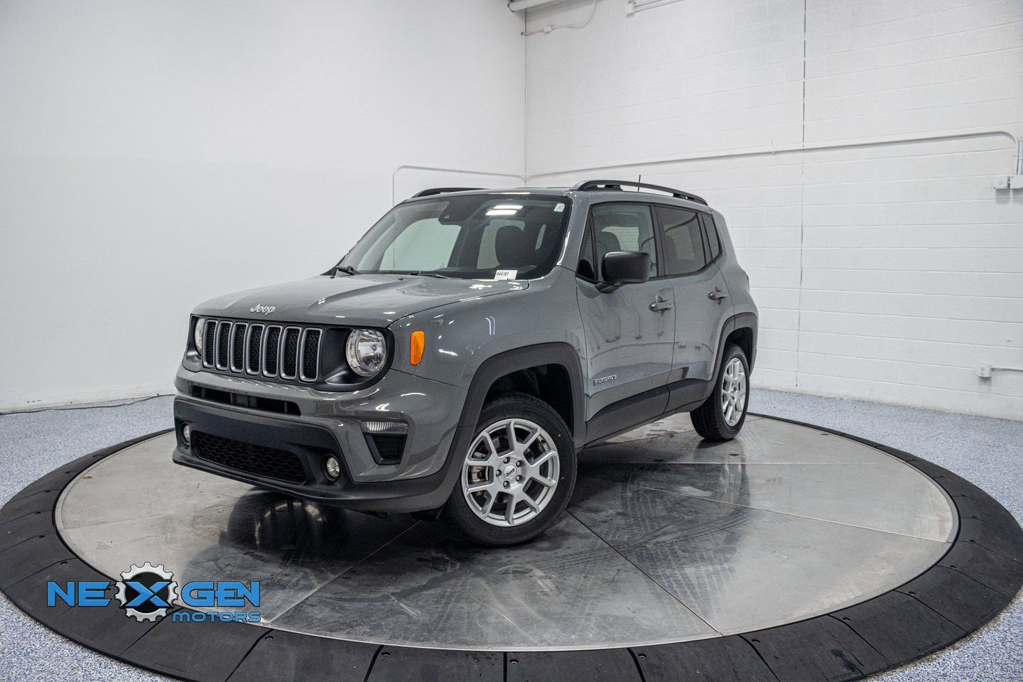 Used 2022 Jeep Renegade Latitude w/ Convenience Group image 3