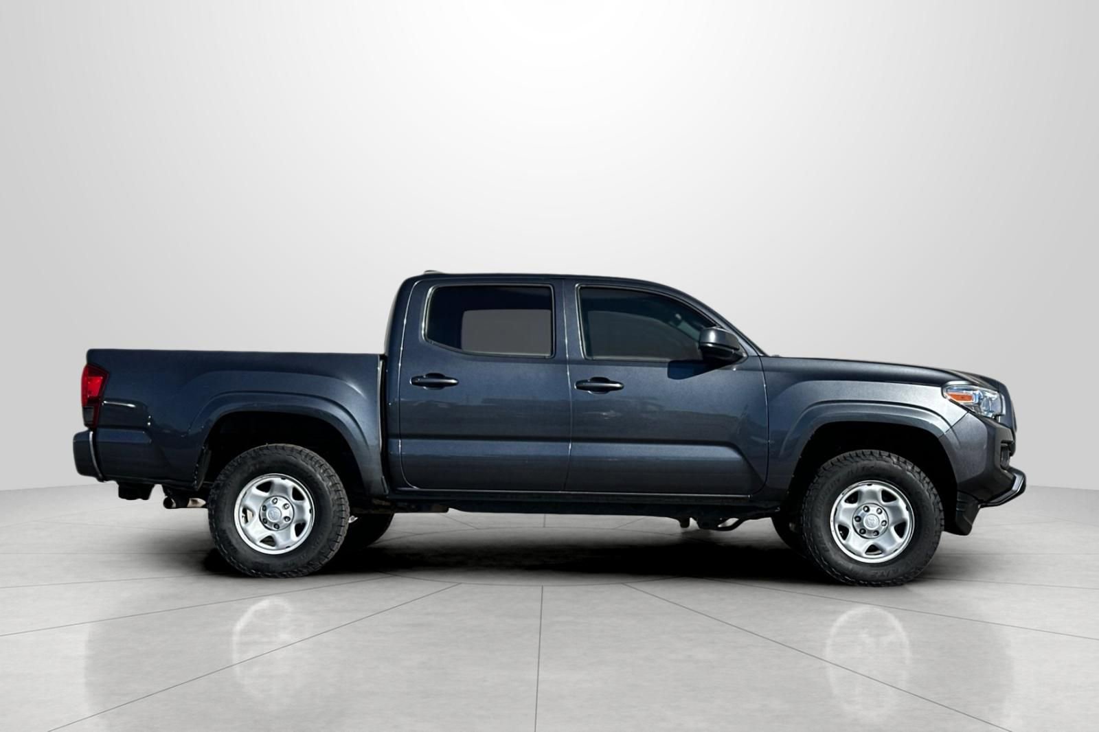 Used 2021 Toyota Tacoma SR video 3