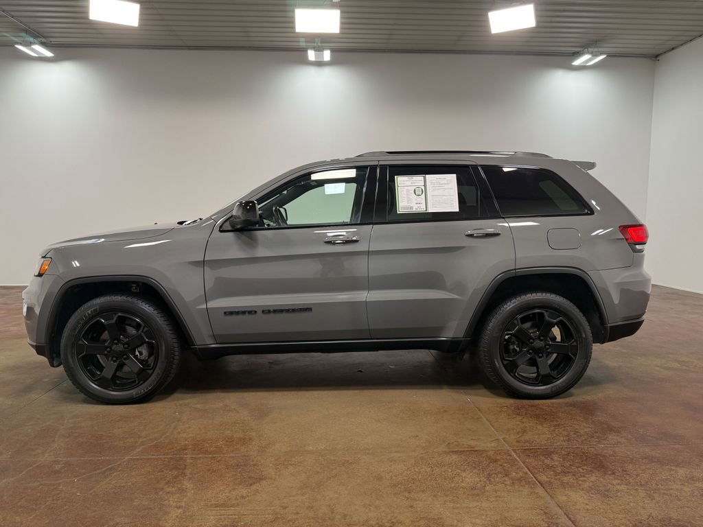 Used 2019 Jeep Grand Cherokee Laredo AWD/4WD image 7