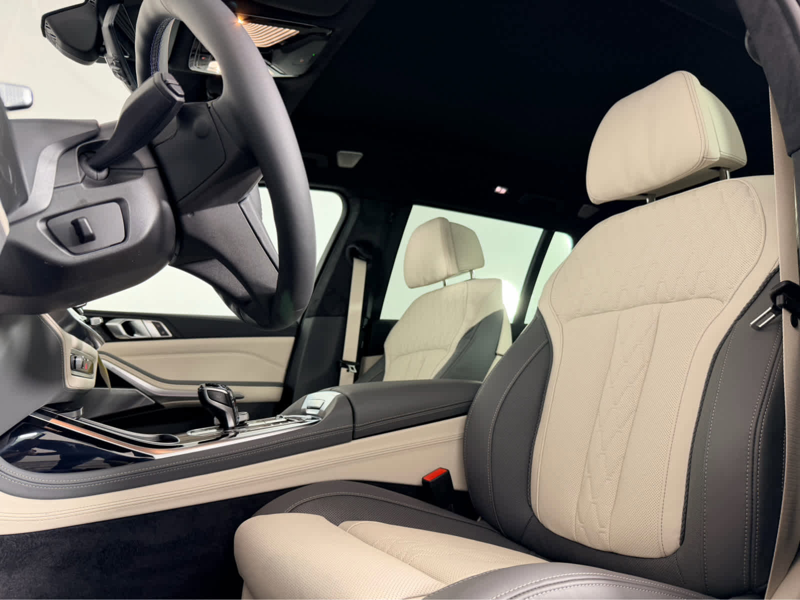 New 2026 BMW ALPINA XB7 image 15