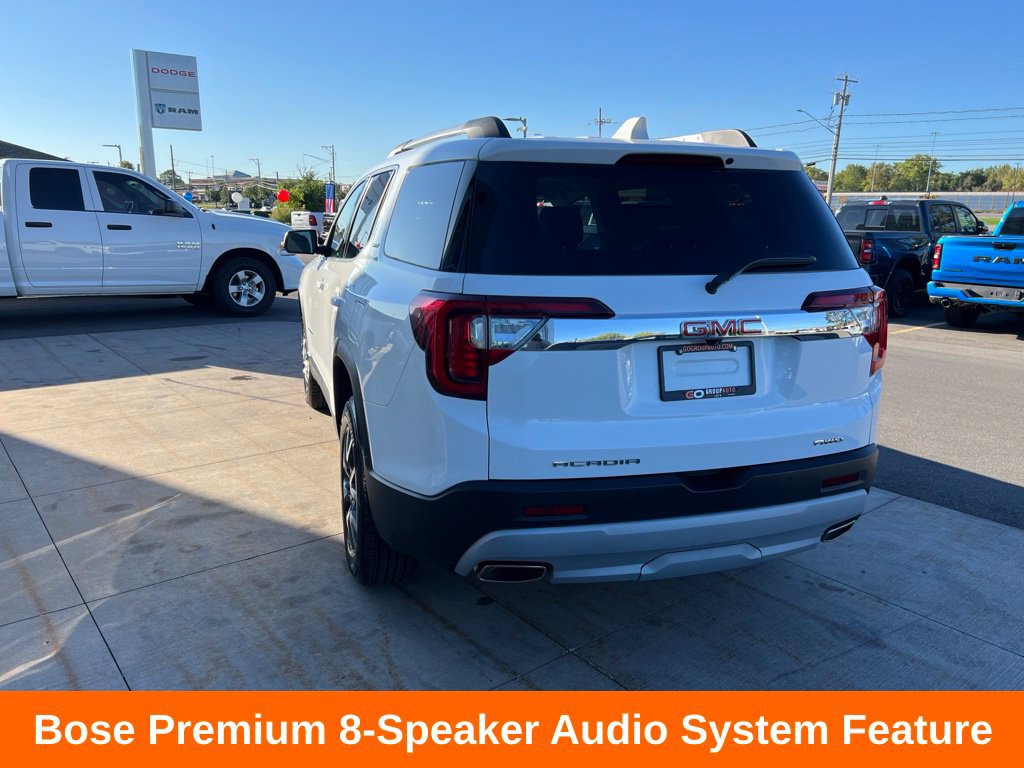 Used 2023 GMC Acadia SLT AWD/4WD image 4