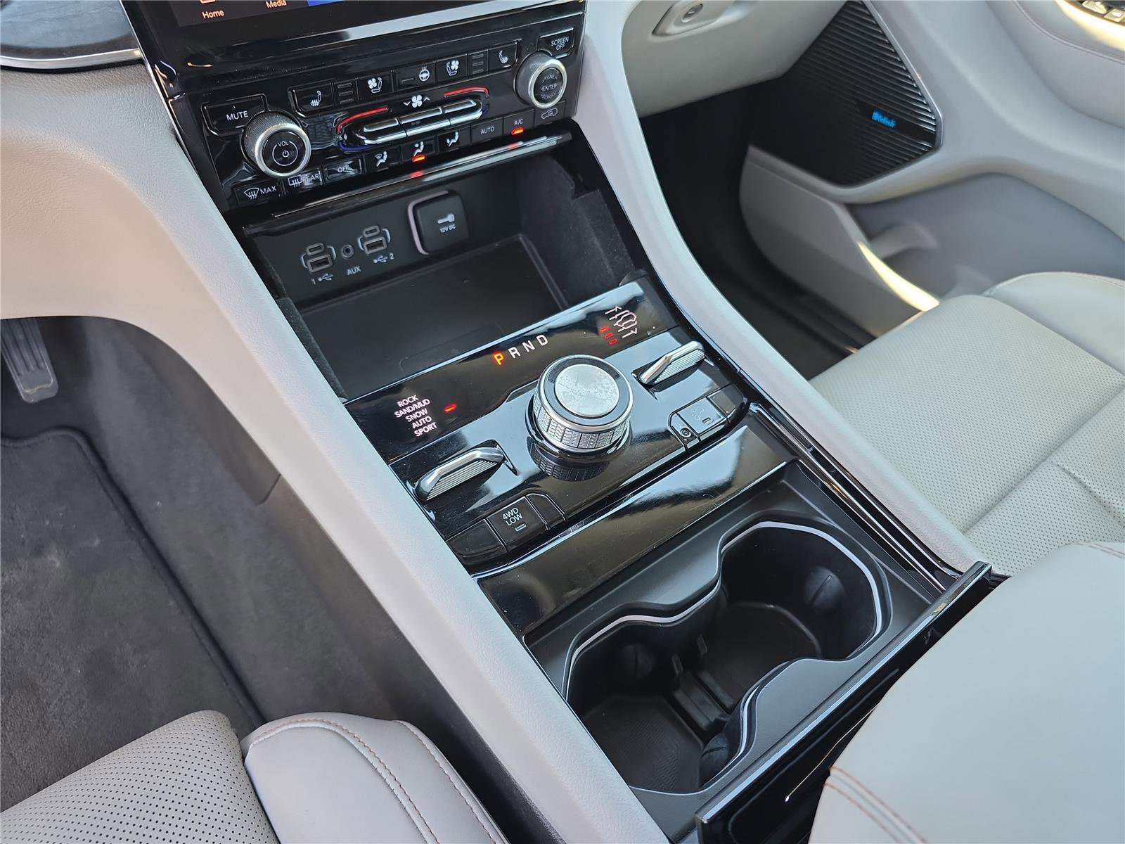 Used 2022 Jeep Grand Cherokee Overland w/ Luxury Tech Group IV image 30