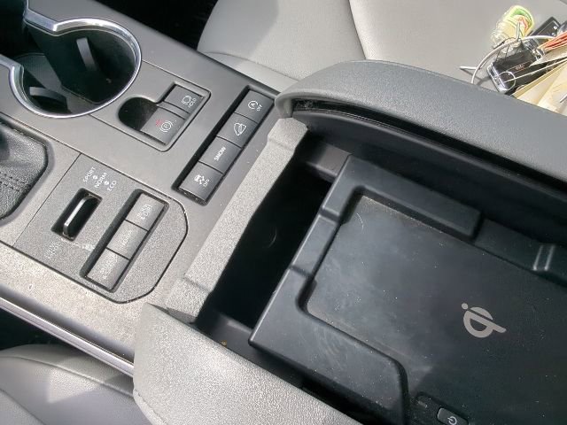 Used 2021 Toyota Highlander XLE image 17