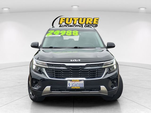 Used 2024 Kia Seltos EX FWD image 2