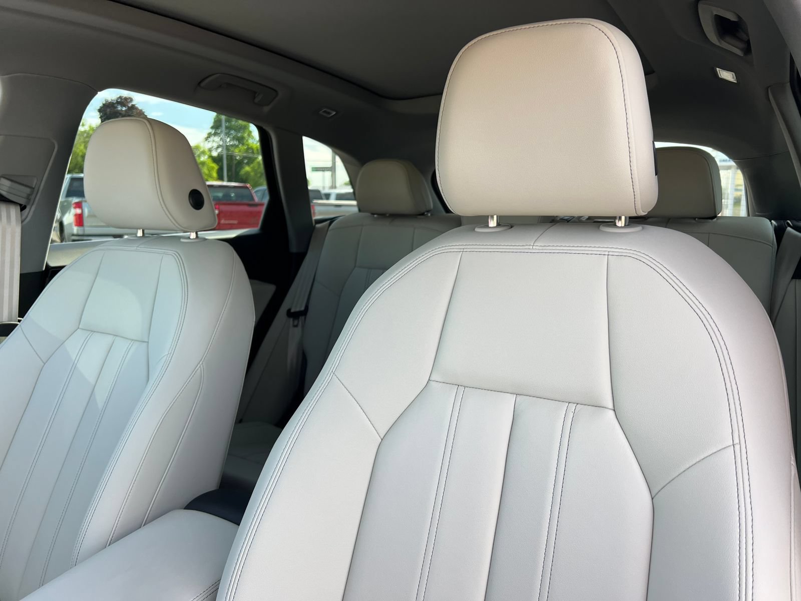 Used 2025 Audi Q5 Premium Plus w/ Premium Plus AWD/4WD image 13