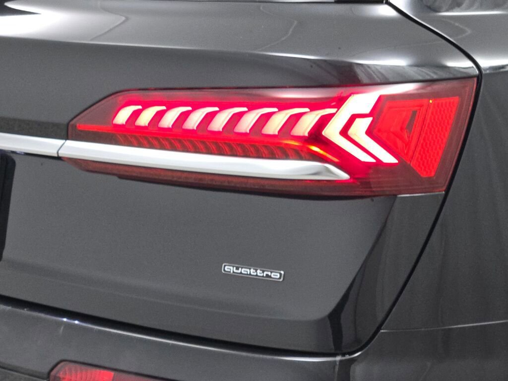 Used 2024 Audi Q7 3.0T Premium Plus image 13
