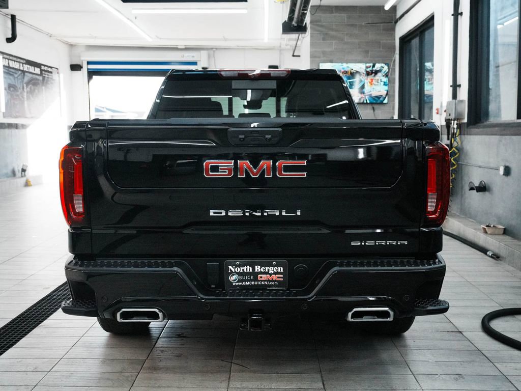 Used 2024 GMC Sierra 1500 Denali w/ Technology Package AWD/4WD image 7