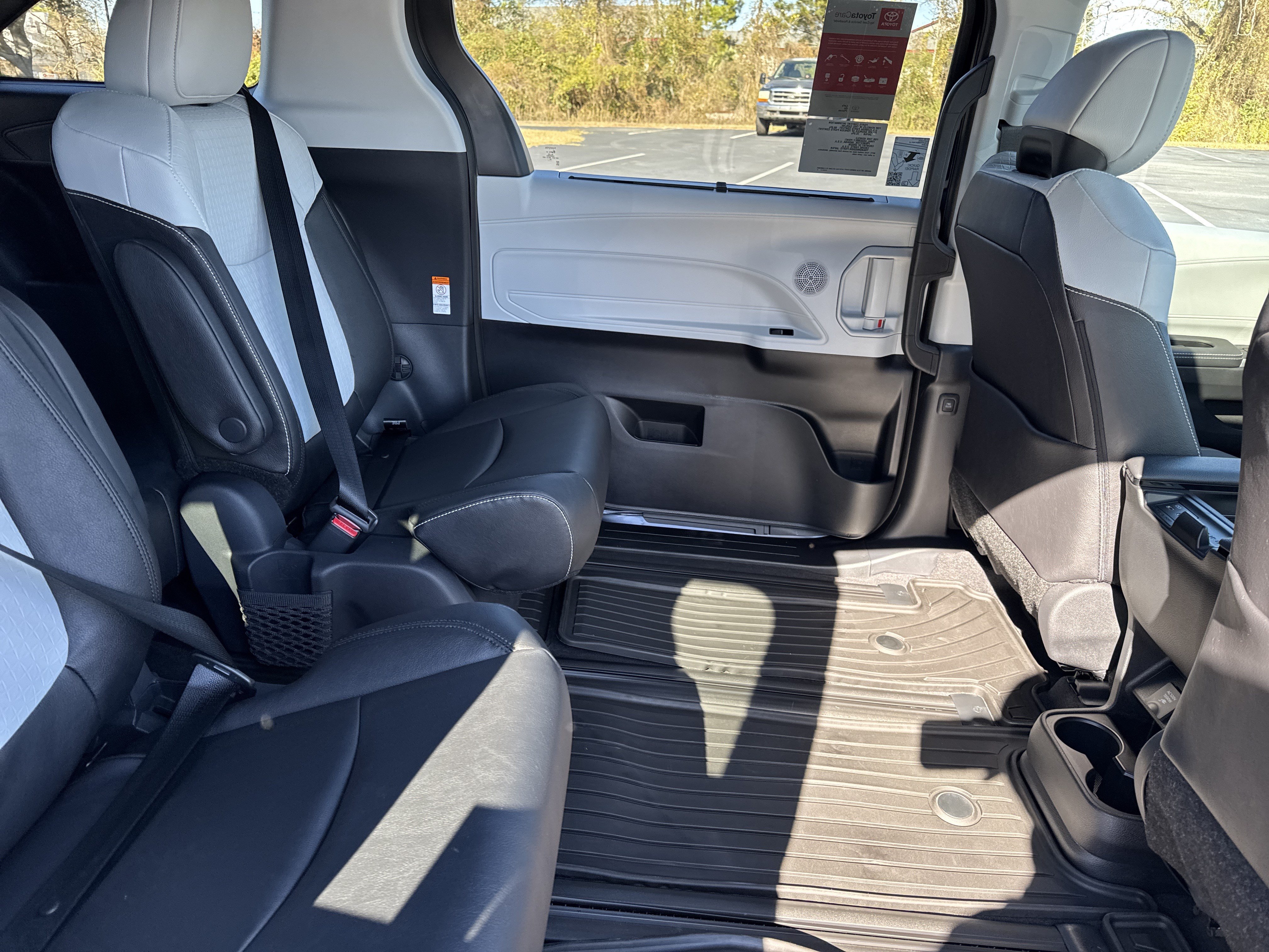 New 2026 Toyota Sienna XSE AWD/4WD image 33