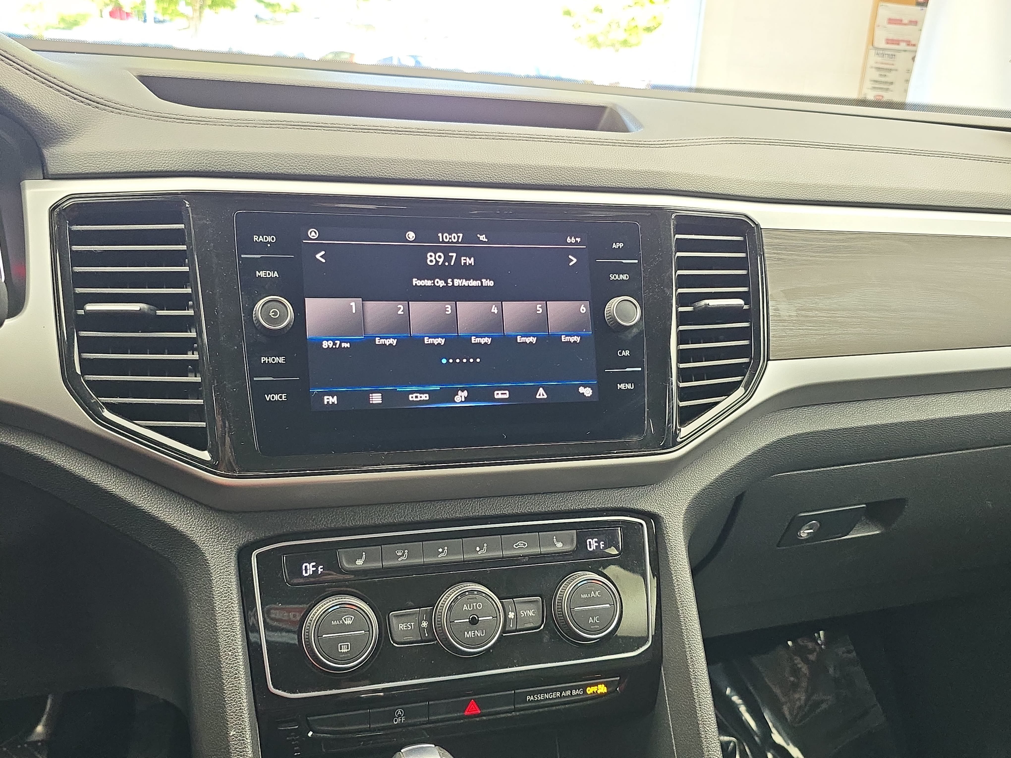 Certified 2023 Volkswagen Atlas SE FWD image 21