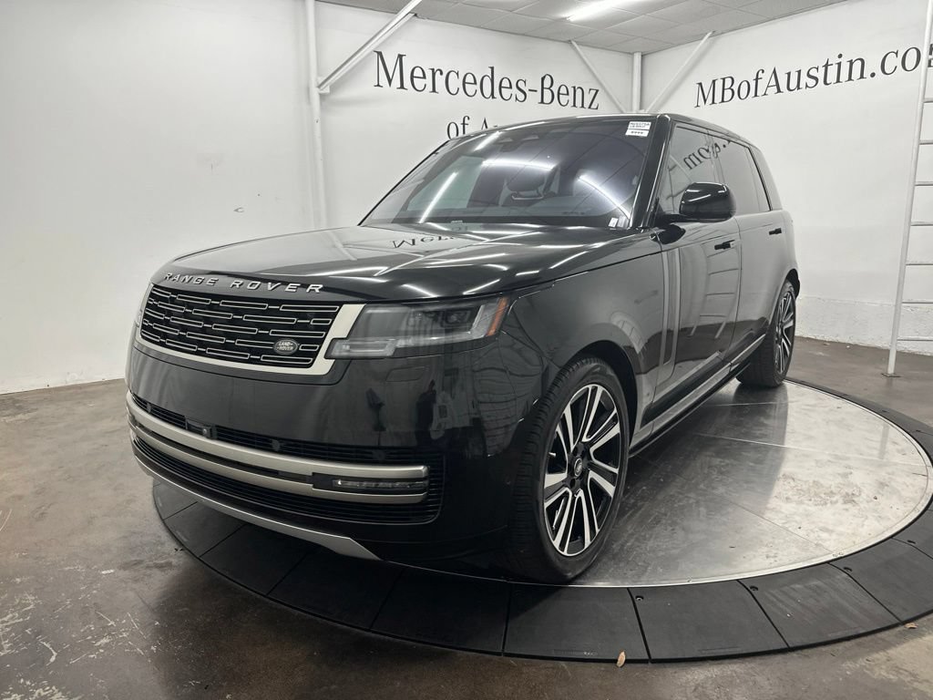 Used 2023 Land Rover Range Rover Long Wheelbase SE AWD/4WD image 3
