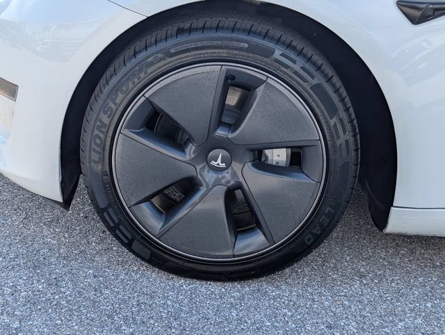Used 2023 Tesla Model 3 Standard Range RWD image 4