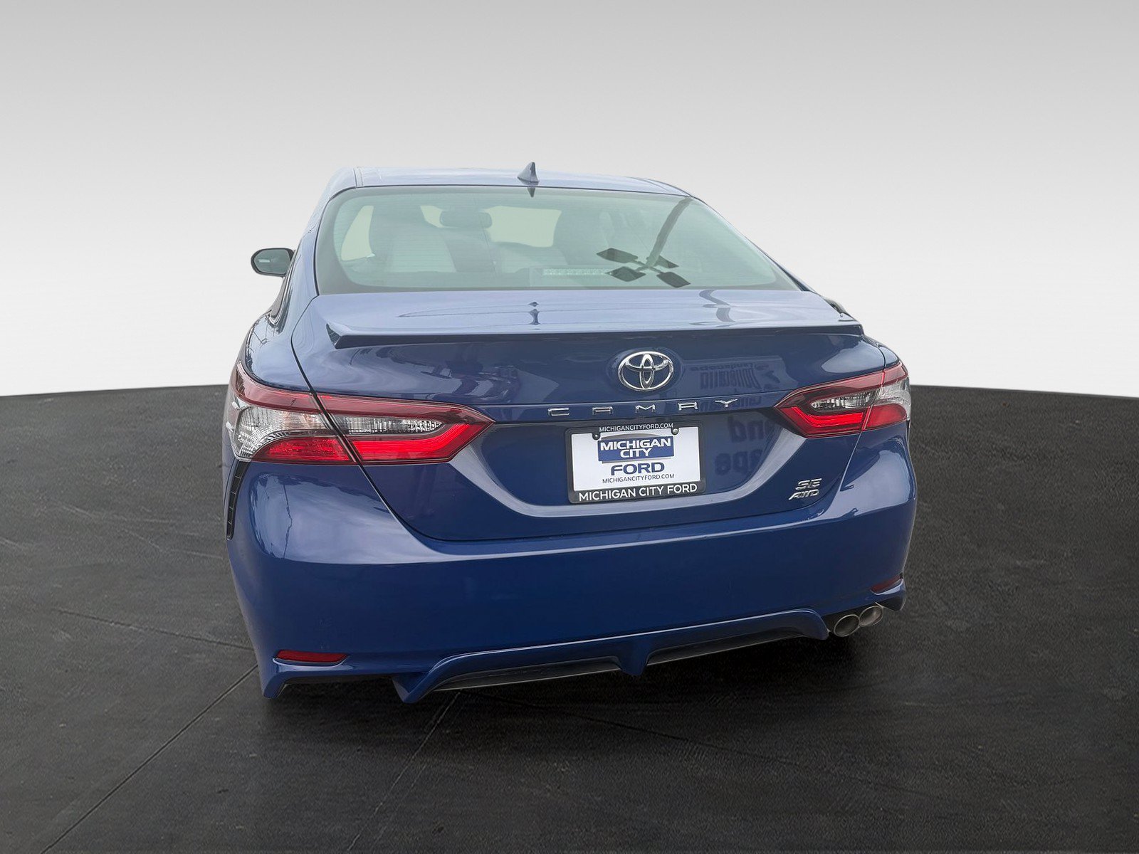 Used 2024 Toyota Camry SE w/ Cold Weather Package AWD/4WD image 3
