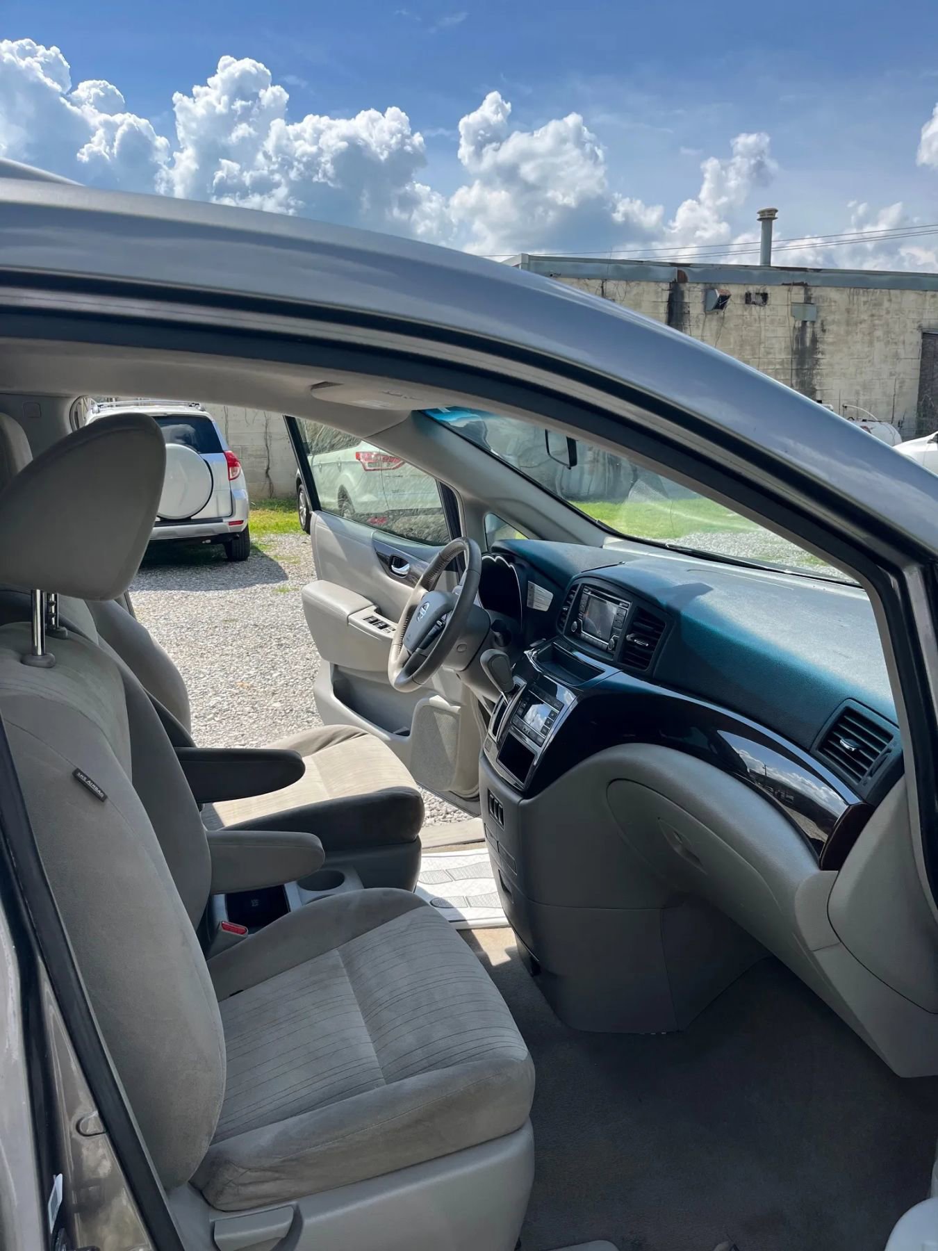 Used 2016 Nissan Quest SV image 11