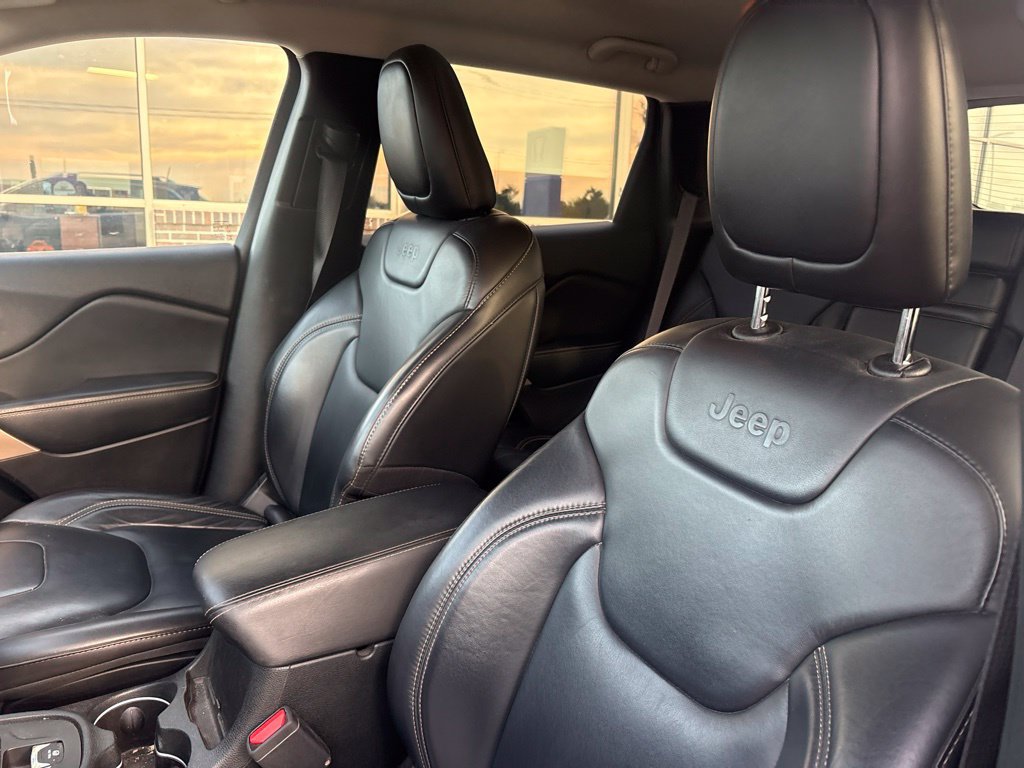 Used 2017 Jeep Cherokee Limited AWD/4WD image 11