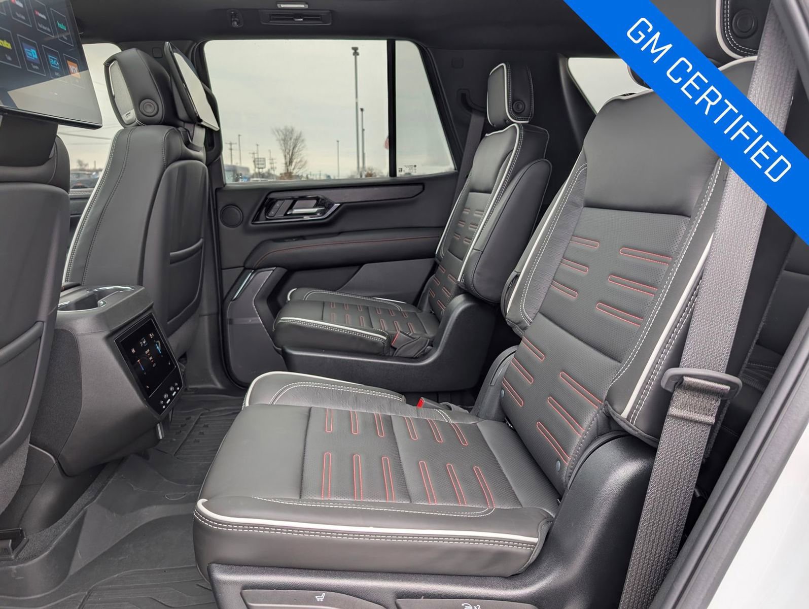 Used 2025 GMC Yukon AT4 Ultimate w/ LPO, Floor Liner Package image 34