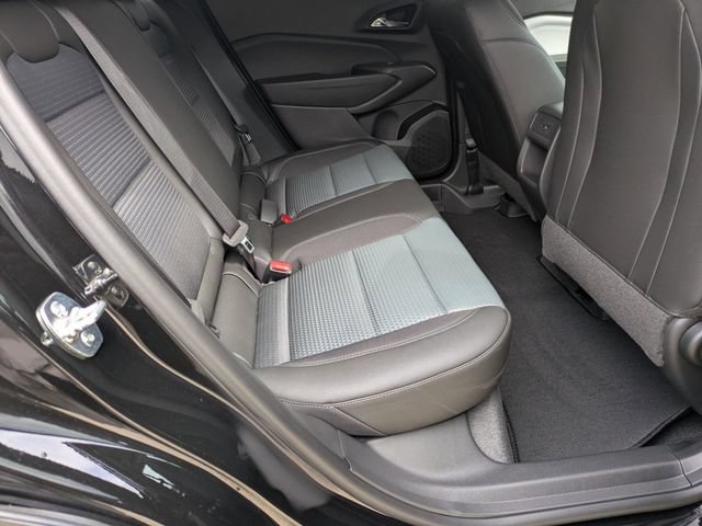 New 2026 Chevrolet Trax LT w/ Sunroof Package FWD image 31